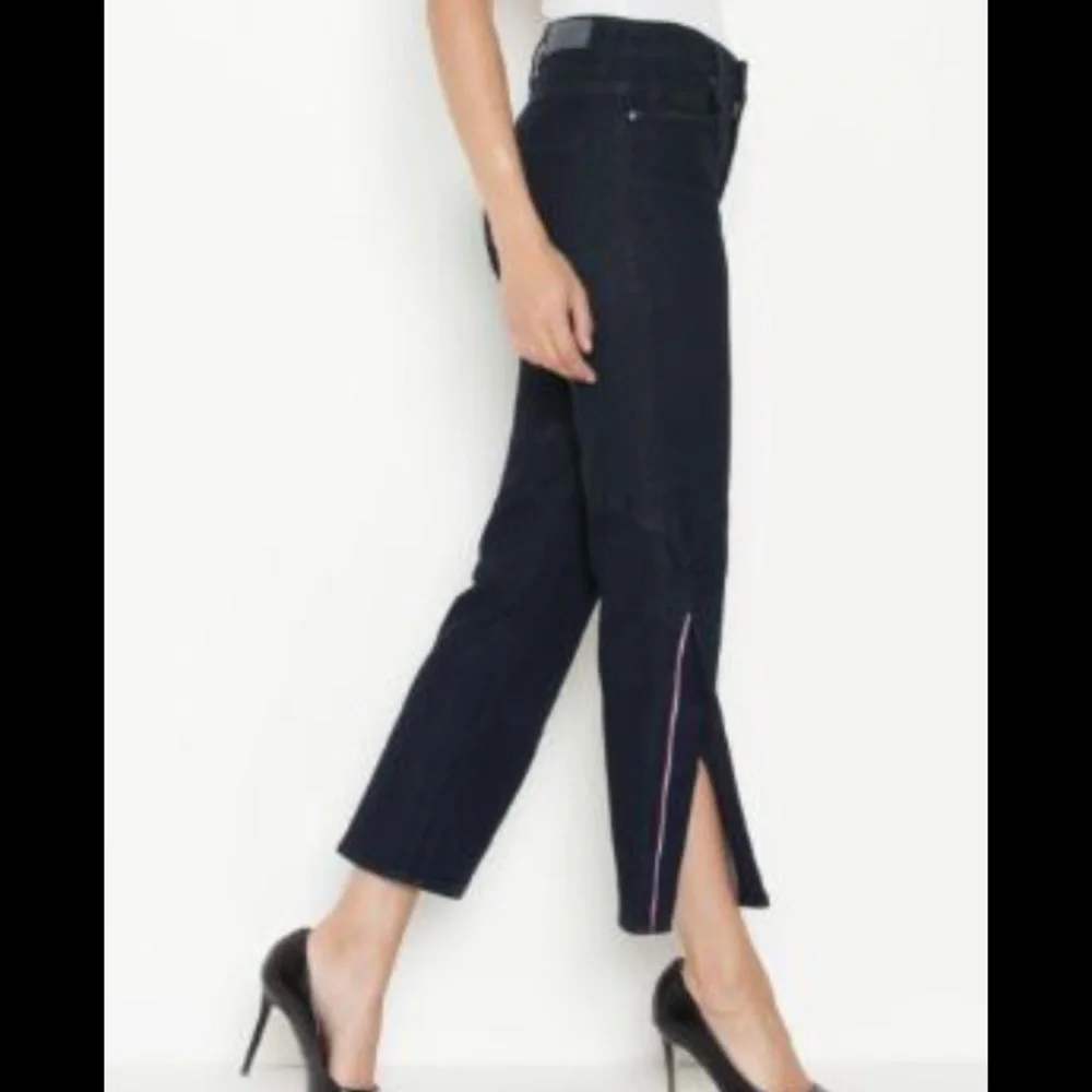 Parker Smith Peekaboo Split Hem Side Stripe Jeans in Baltic Dark Wash Size 28